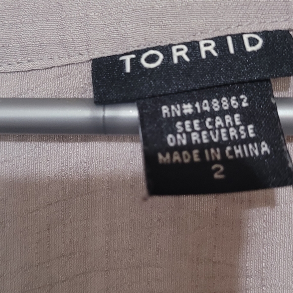 Torrid size 2 sheer 3/4 sleeve gray tunic - Picture 2 of 3